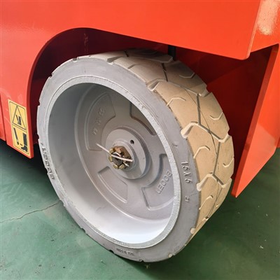 Samohodna električna dizalica na škare